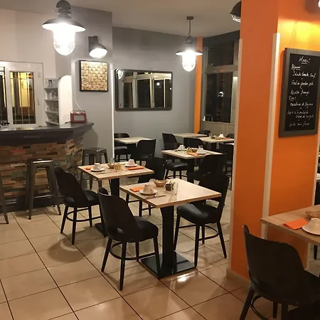 雷弗酒店 酒店
